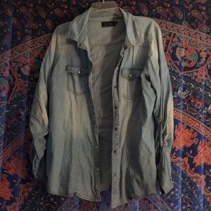 XL Ci Sono Denim collection button up.